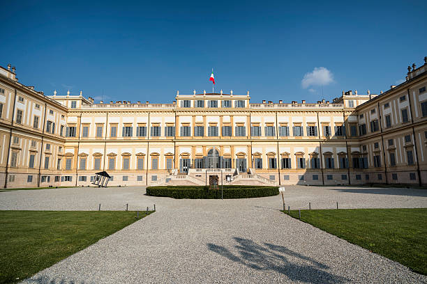monza (italia) :  palazzo reale - scala di milano foto e immagini stock