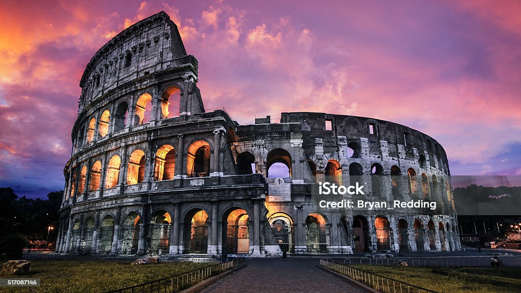 Dramatische Kolosseum in der Dämmerung in Rom, Italien - Lizenzfrei Kolosseum Stock-Foto