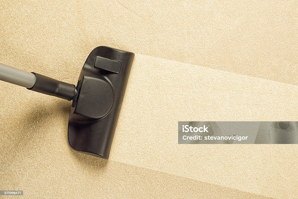 Aspiradora de limpieza de la alfombra nueva - Foto de stock de Actividad libre de derechos