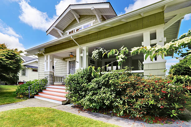 istock Spacious entrance porch with stairs 517116251