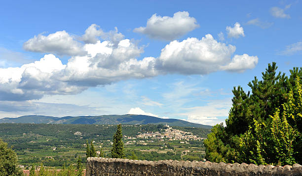 istock Le Luberon : close to Lacoste and Bonnieux 517126886
