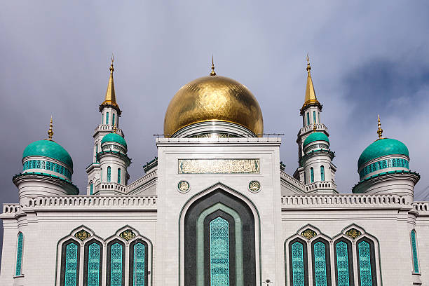 istock Moscow Cathedral Mosque under gray clouds 517128846