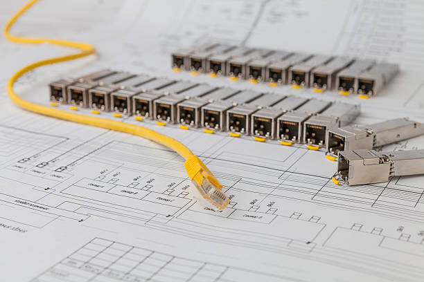 sfp rede módulos para mudar o cabo de rede e sistema - computer plan fiber optic engineer imagens e fotografias de stock