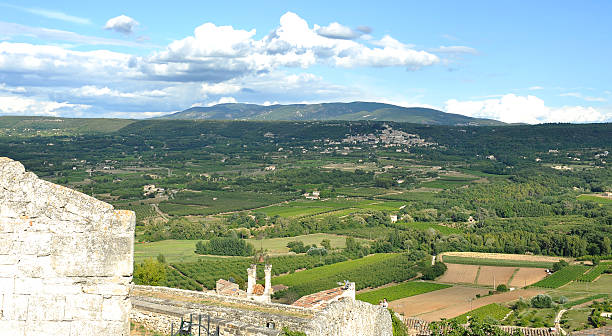 istock Le Luberon : close to Lacoste and Bonnieux 517132098