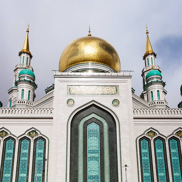 istock Moscow Cathedral Mosque in sunny spring day 517132418