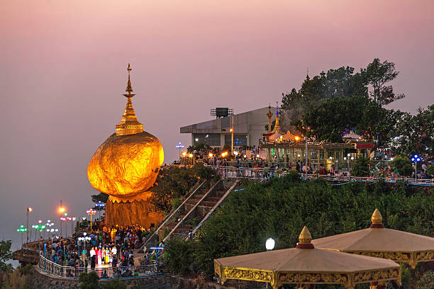 istock Kyaiktiyo Pagoda Sunset 517133007