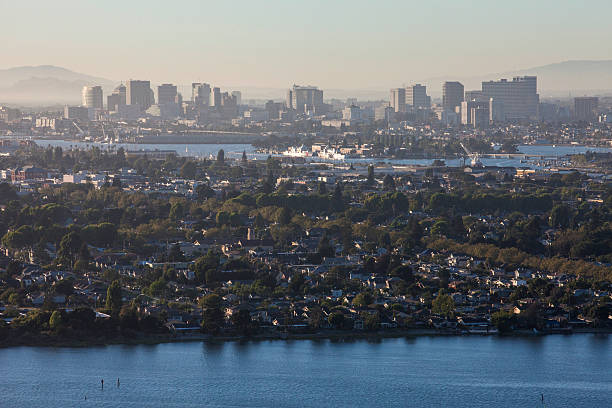 Widok z lotu ptaka Alameda oraz Oakland CA – zdjęcie