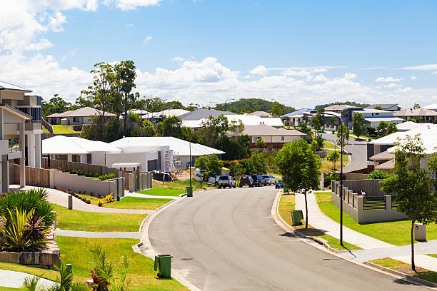 calle suburbana de australia - suburb community house street fotografías e imágenes de stock