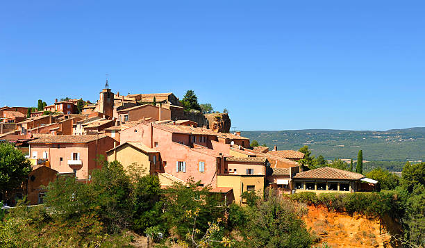 istock Le Luberon : The village of Roussillon 517162742