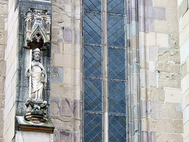 istock Statue on the wall of Black Church - Brasov 517167883