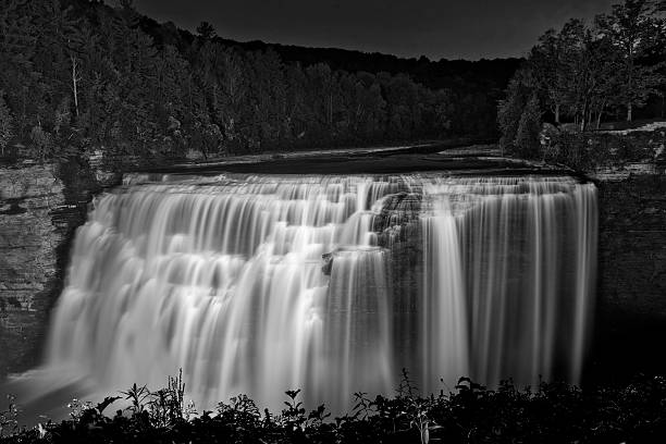 istock The Middle Falls At Letchworth Under The Lights 517173187