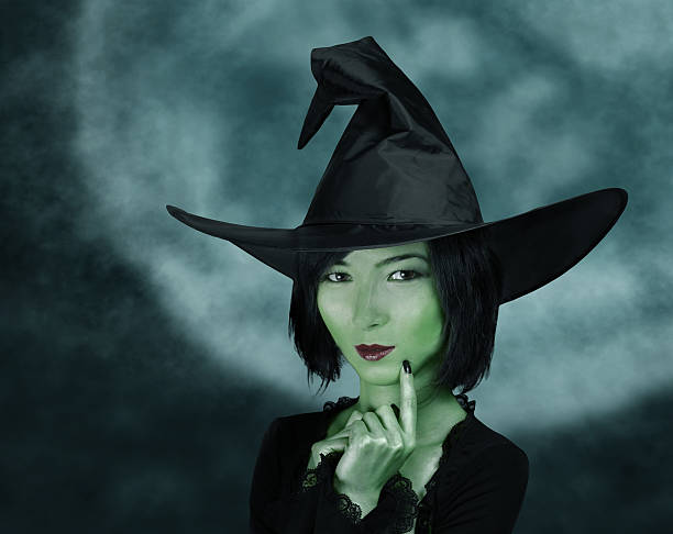 istock Cute witch with green skin 517183637