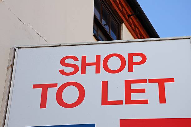 istock Shop to let sign. 517185341