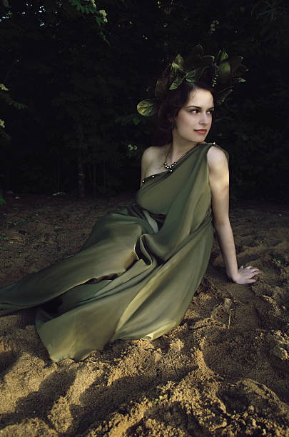 woman portrait, an allusion to Greco-Roman mythology. the image of the nymph.