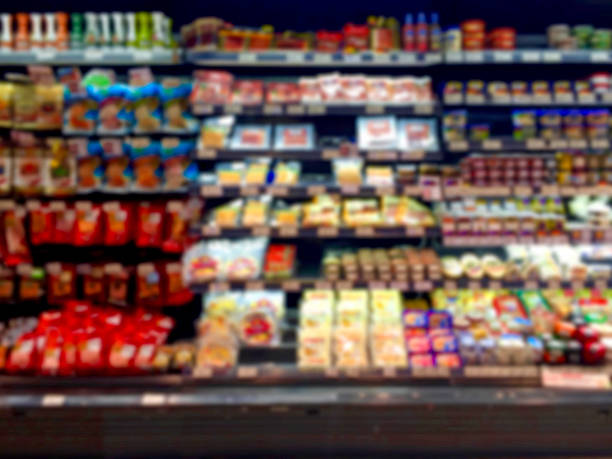istock Supermarket shelf defocus background 517232708
