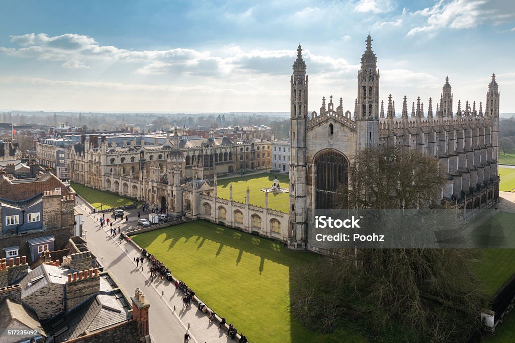 Universidad de Cambridge vista superior - Foto de stock de Cambridge - Inglaterra libre de derechos