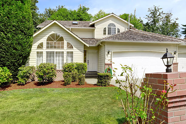 istock Modern house exterior with curb appeal 517235613