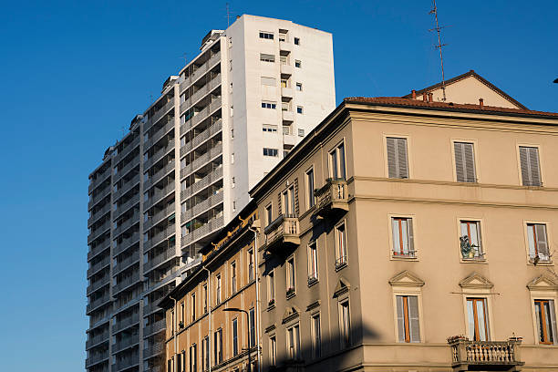 istock Milan (Italy): residential buildings 517237046