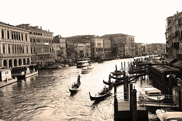 istock Busy Grand canal 517240985