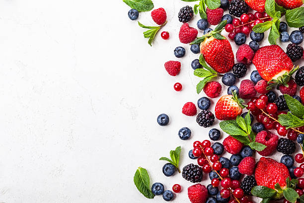 свежие ягоды - berry fruit стоковые фото и изображения