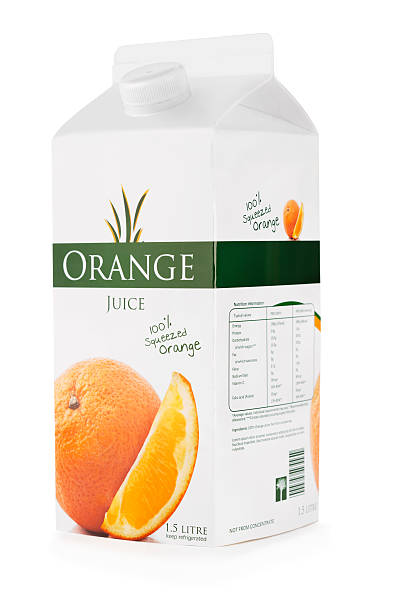 kartonverpackung von orangensaft mit clipping path - drinkware stock-fotos und bilder