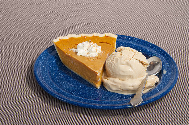istock Pumpkin Pie and Icecream 517309591