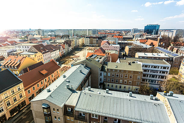 skyline cottbus z stary rynku - cottbus zdjęcia i obrazy z banku zdjęć