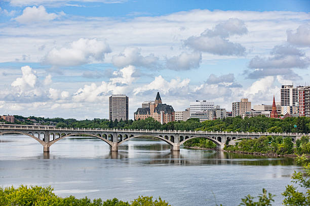 istock Saskatoon Skyline With University Bridge Over South Saskatchewan River 517335476