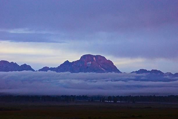 monte moran roxo - snake river mt moran nature grand teton national park imagens e fotografias de stock