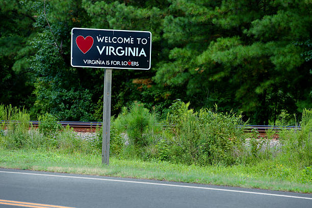 istock Welcome to Virginia sign 517336770