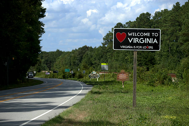 istock Welcome to Virginia sign 517337214