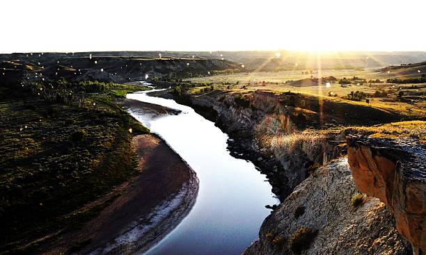 istock River in the Badlands 517341167