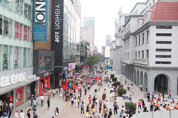 wuhan, china-outubro 1,2014: povo chinês desfrutar dos seus d - 12014 imagens e fotografias de stock