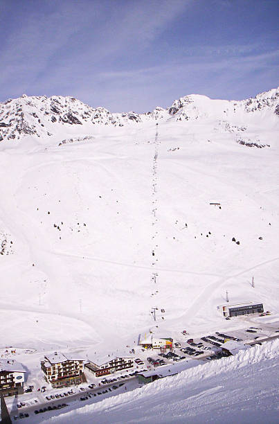 istock Skiing in the Alps 517343250