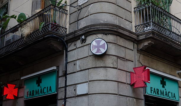 istock Pharmacy, Gothic quarter, Barcelona, Catalonia, Spain 517345355