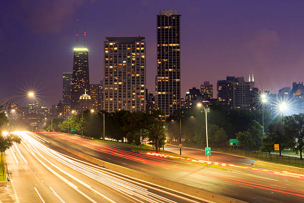 istock Lake Shore Dr. leading to the downtown district 517379633