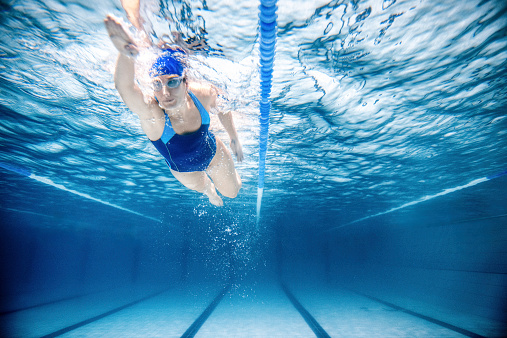 Mujer libre Swimming photo