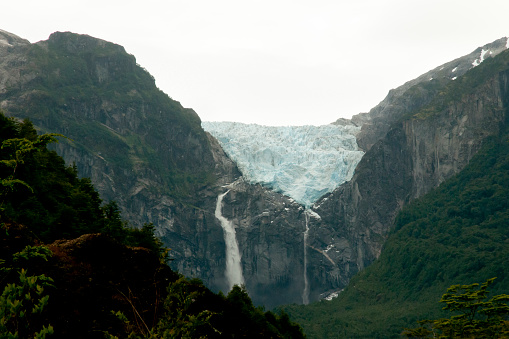Glaciar de montaje-Queulat Parque Nacional-Chile photo