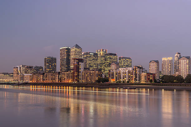 canary wharf - morgan stanley headquarters photos et images de collection