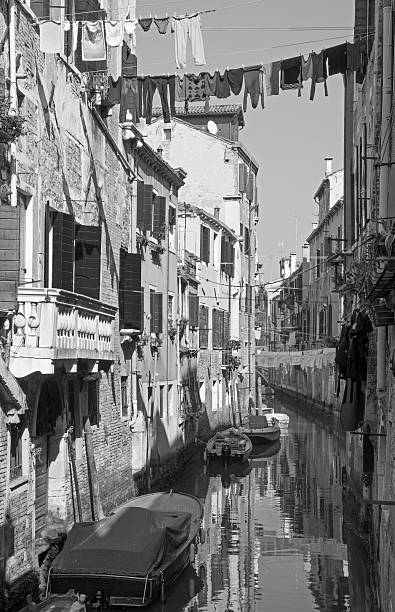 istock Venice - Look to canal form bridge Ponte dei Scudi 517403089