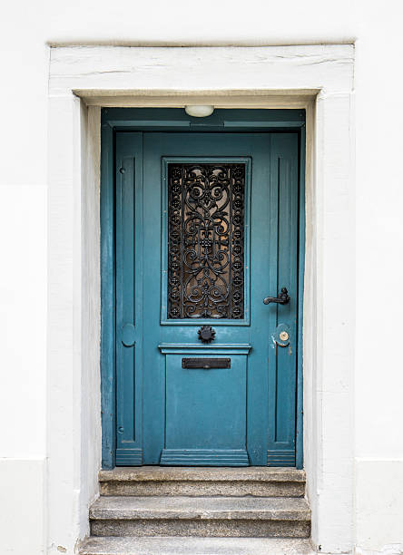 istock Old Wooden Door 517406642