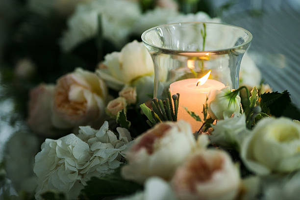 istock Candle around the flowers 517467597