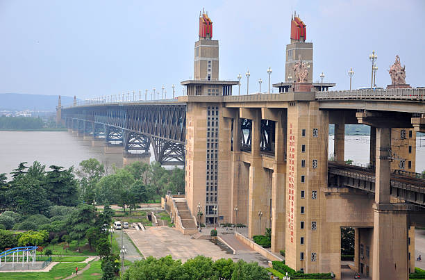 istock Nanjing Yangtze River Bridge, China 517470641