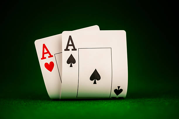 покер карты - pair of aces стоковые фото и изображения