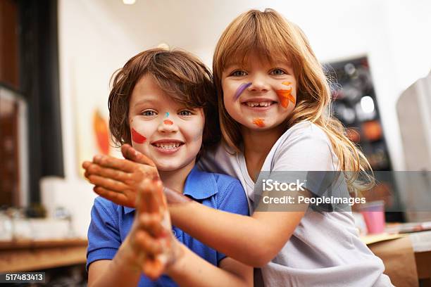 Son Un Elegante Cabezal Montado Pares Foto de stock y más banco de imágenes de Actividades recreativas - Actividades recreativas, Alegre, Amor - Sentimiento