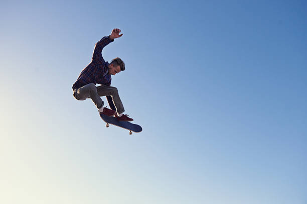 なんとこれらの高さ - skateboard park skateboarding practicing stunt ストックフォトと画像