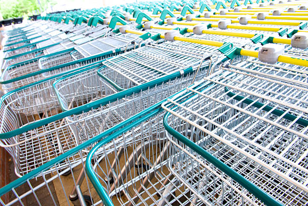 istock shopping cart 517486117