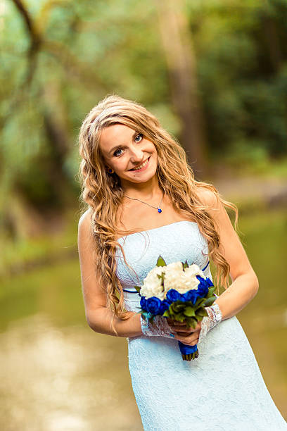istock Beautiful bride outdoors 517498284