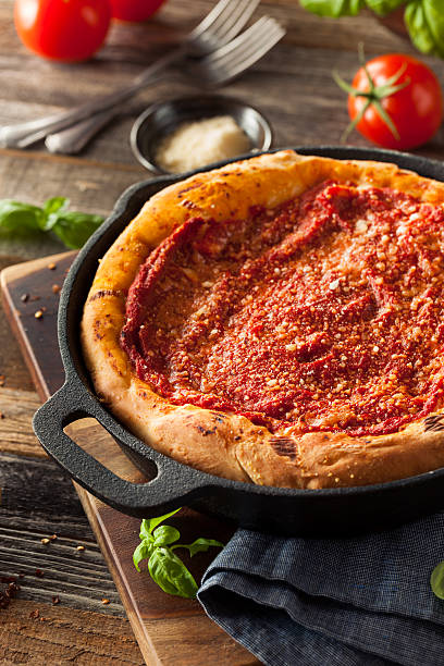 istock Homemade Skillet Deep Dish Chicago Pizza 517499222