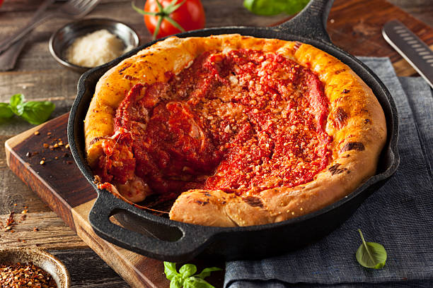 istock Homemade Skillet Deep Dish Chicago Pizza 517499324